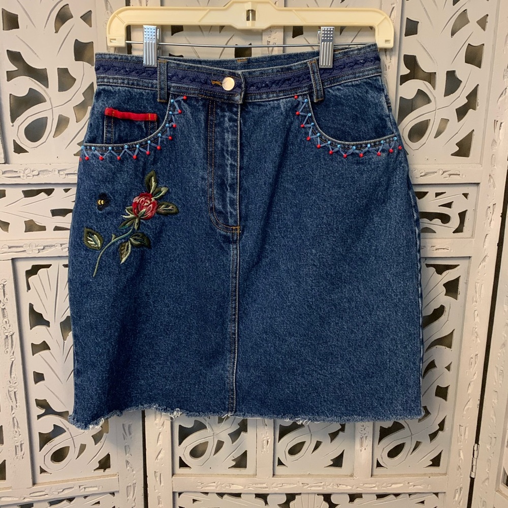 TOGETHER EMBROIDERED ROSE DENIM SHORT JEAN SKIRT